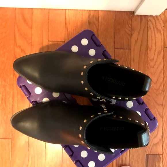 Gold Studded Black Booties Size 8 - Picture 8 of 10
